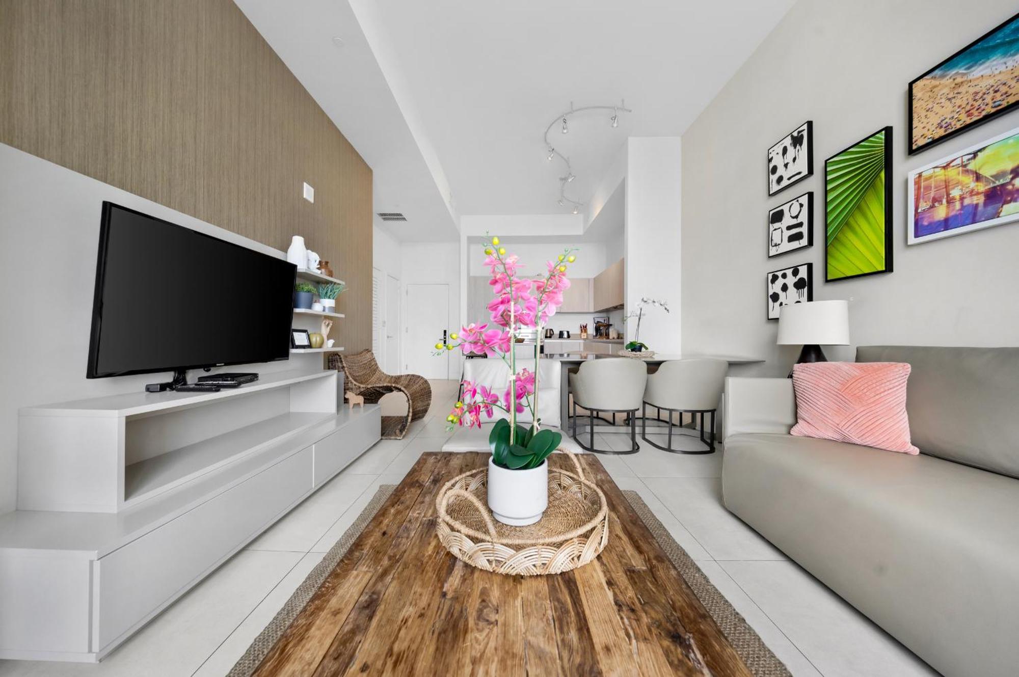Wake Up To The Sound Of Waves In A Stylish Condo In A Luxury Resort Hollywood Exterior photo