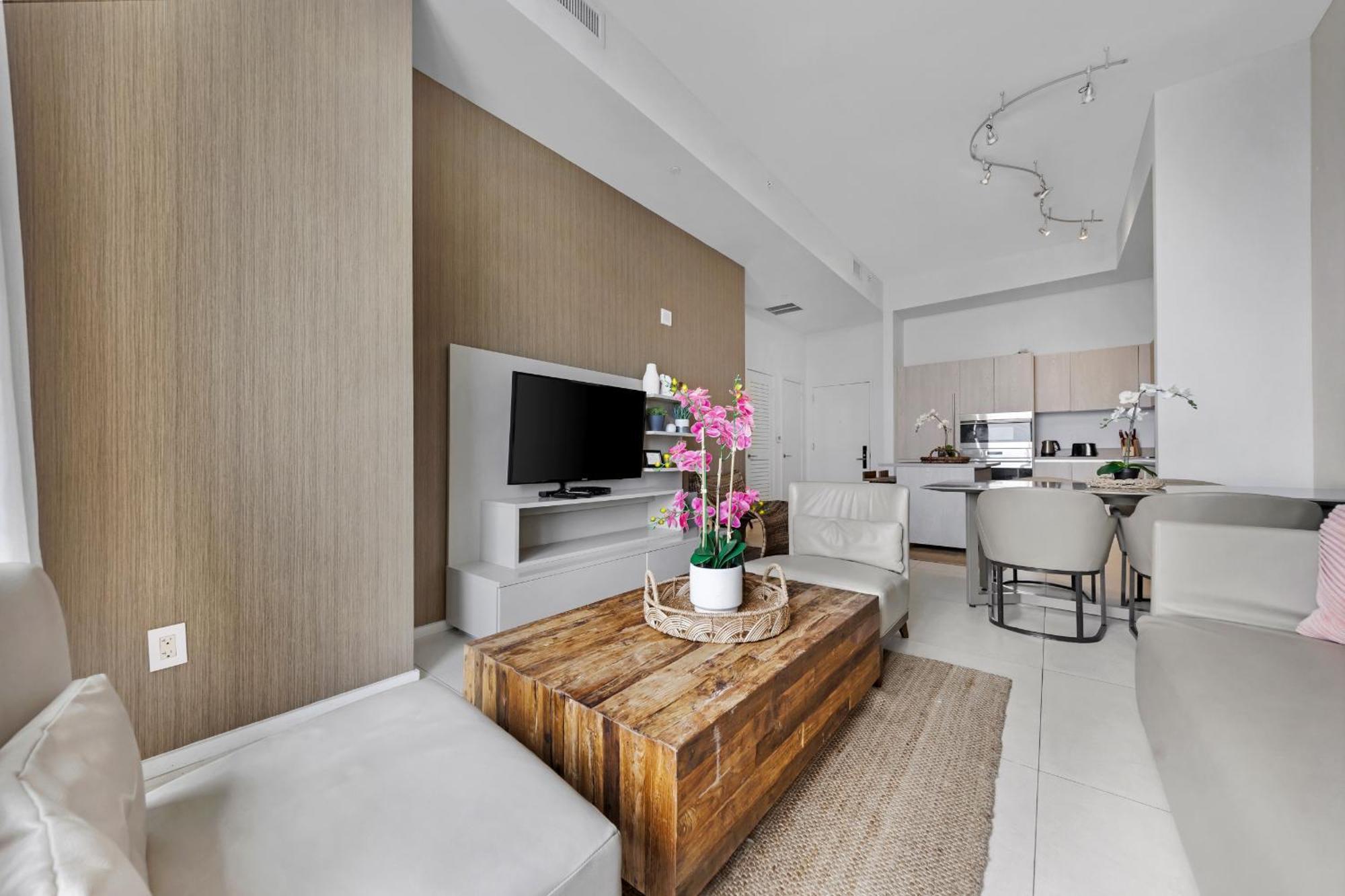 Wake Up To The Sound Of Waves In A Stylish Condo In A Luxury Resort Hollywood Exterior photo