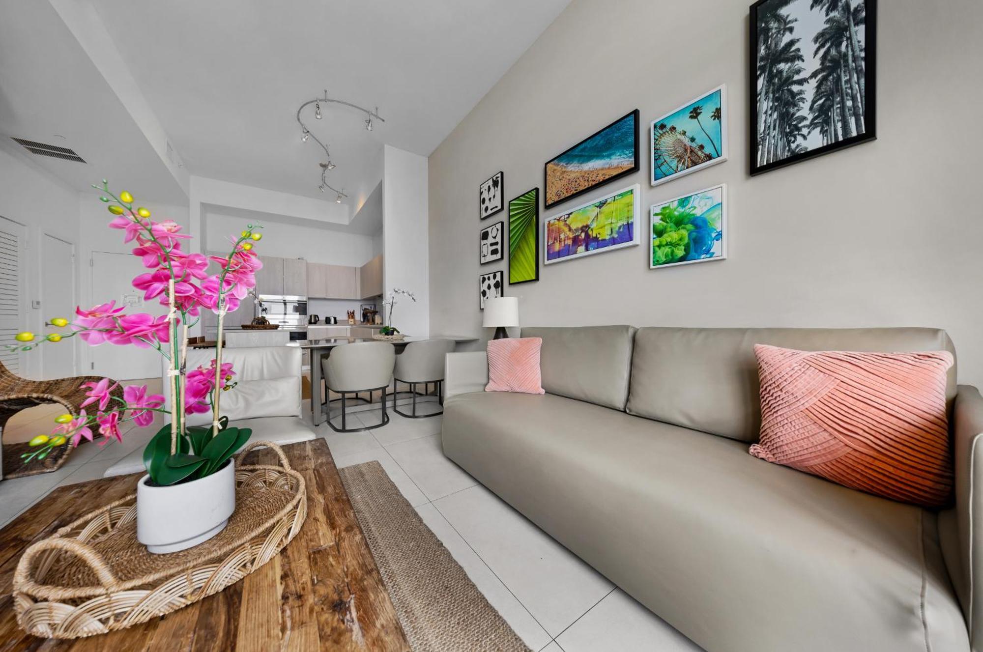 Wake Up To The Sound Of Waves In A Stylish Condo In A Luxury Resort Hollywood Exterior photo