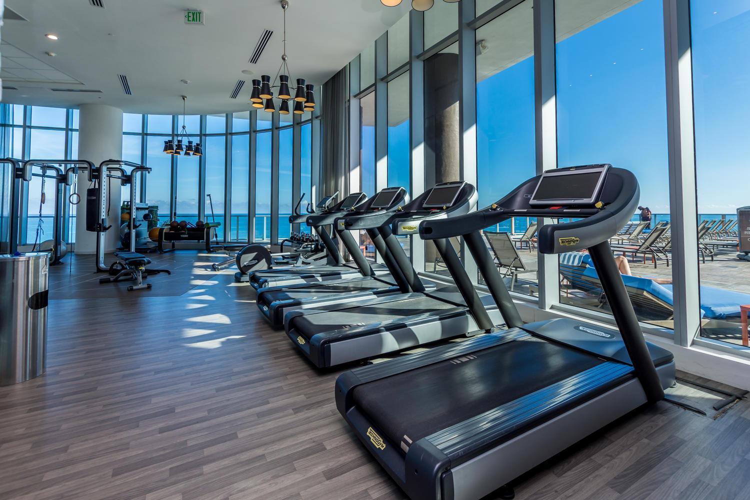 Wake Up To The Sound Of Waves In A Stylish Condo In A Luxury Resort Hollywood Exterior photo