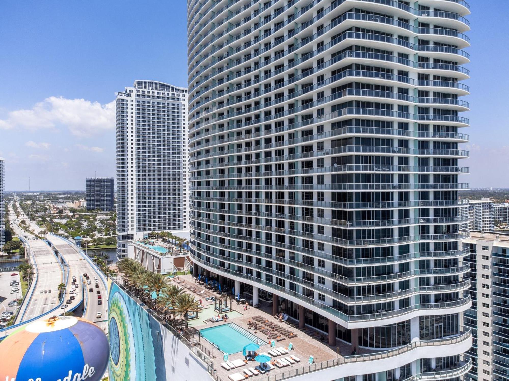 Wake Up To The Sound Of Waves In A Stylish Condo In A Luxury Resort Hollywood Exterior photo