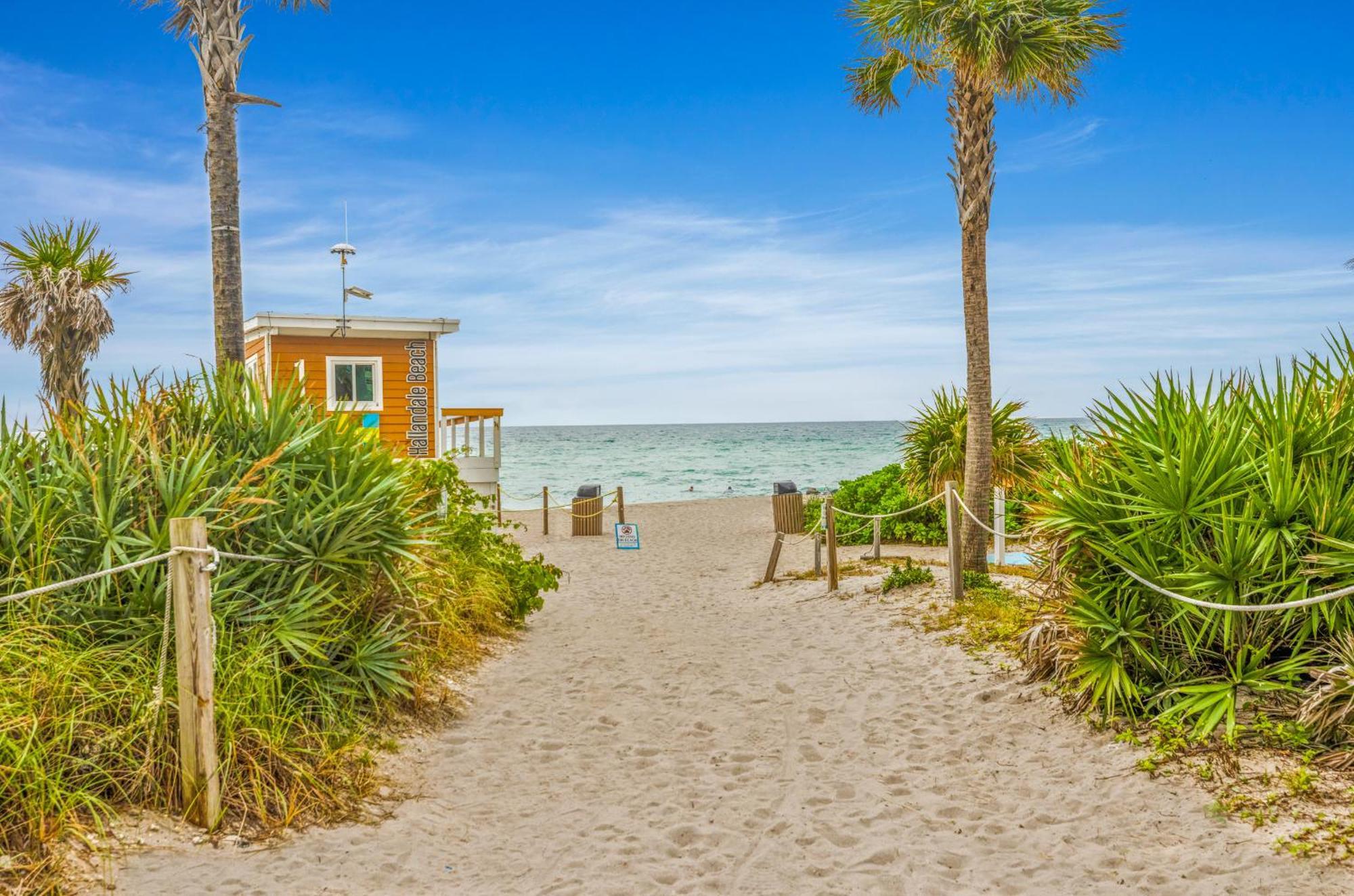 Wake Up To The Sound Of Waves In A Stylish Condo In A Luxury Resort Hollywood Exterior photo