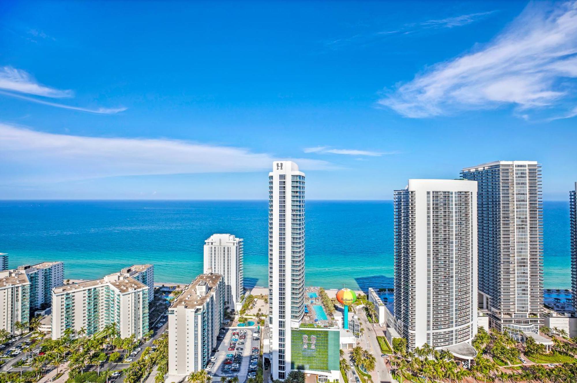 Wake Up To The Sound Of Waves In A Stylish Condo In A Luxury Resort Hollywood Exterior photo