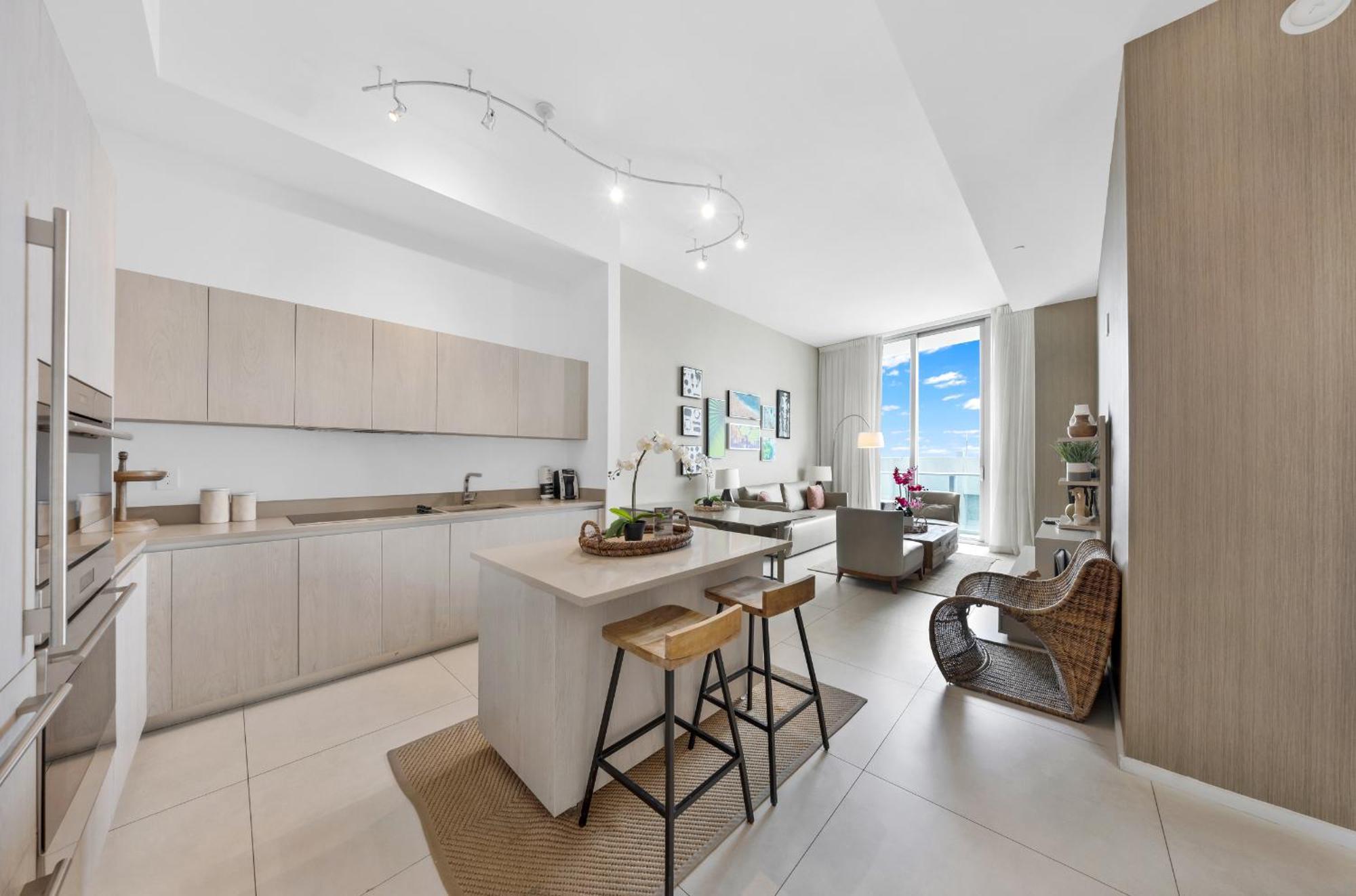 Wake Up To The Sound Of Waves In A Stylish Condo In A Luxury Resort Hollywood Exterior photo