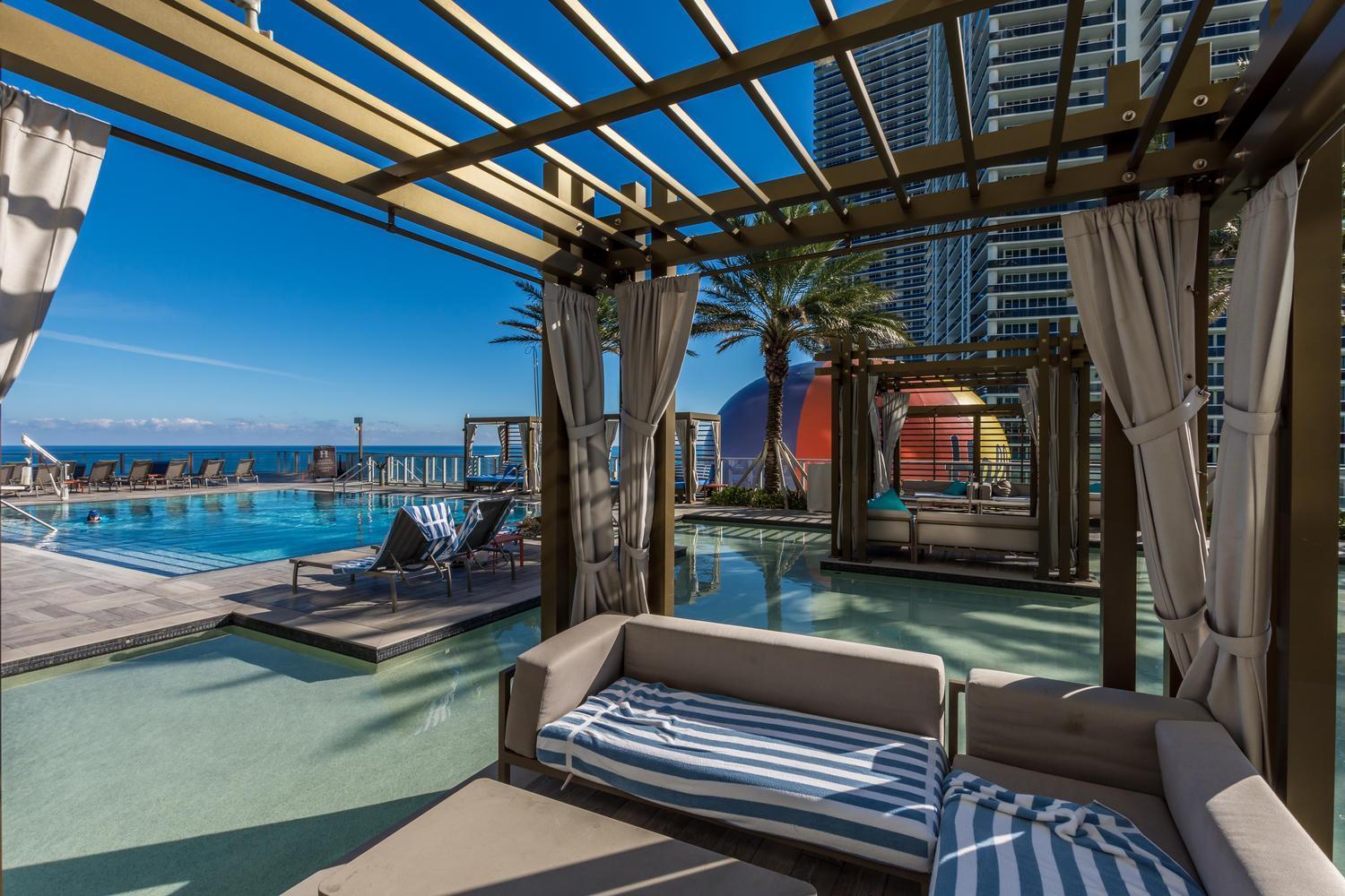 Wake Up To The Sound Of Waves In A Stylish Condo In A Luxury Resort Hollywood Exterior photo