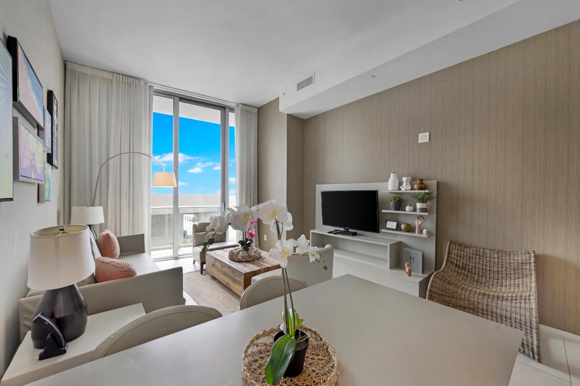 Wake Up To The Sound Of Waves In A Stylish Condo In A Luxury Resort Hollywood Exterior photo