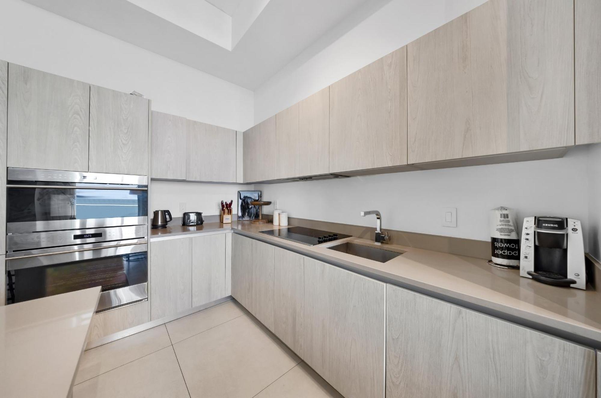 Wake Up To The Sound Of Waves In A Stylish Condo In A Luxury Resort Hollywood Exterior photo