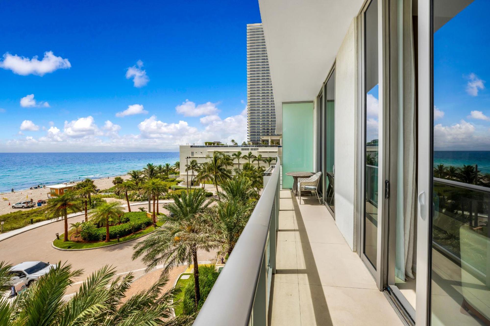 Wake Up To The Sound Of Waves In A Stylish Condo In A Luxury Resort Hollywood Exterior photo