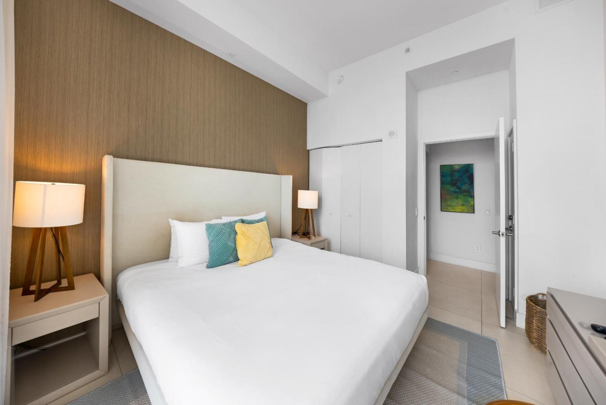 Wake Up To The Sound Of Waves In A Stylish Condo In A Luxury Resort Hollywood Exterior photo