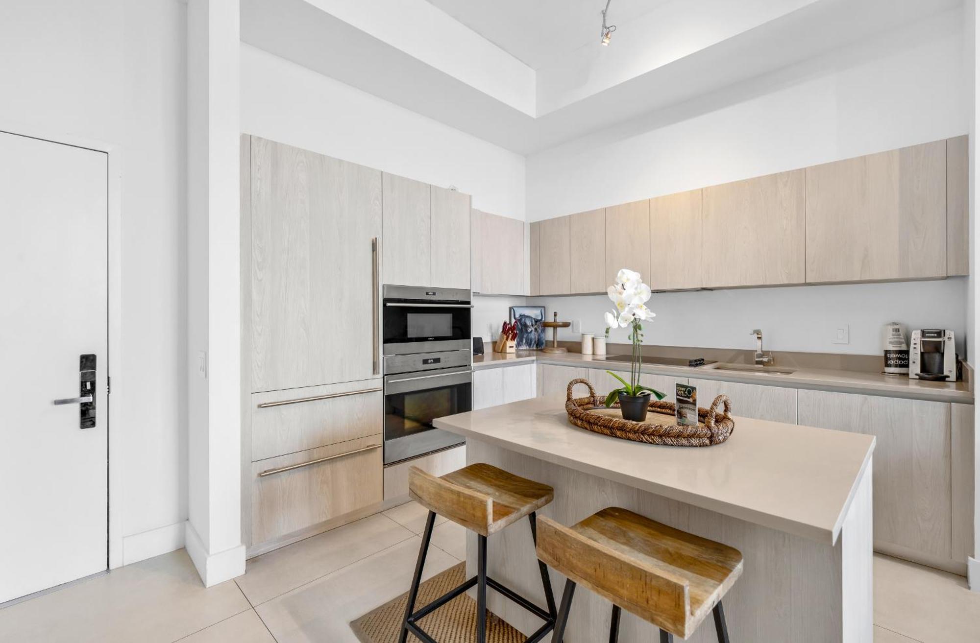 Wake Up To The Sound Of Waves In A Stylish Condo In A Luxury Resort Hollywood Exterior photo